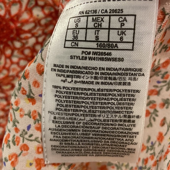 EUC Guess Three-Quarter Sleeve Peasant Top - Size Small - Picture 4 of 4